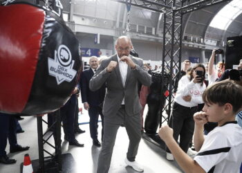19.09.2025 Kielce.  Forum Polskiego Boksu na Targach Kielce. Minister sportu Jakub Rutnicki / Fot. Jarosław Kubalski - Radio Kielce