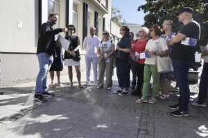 Wędrówka śladami autora „Innego świata” - Radio Kielce