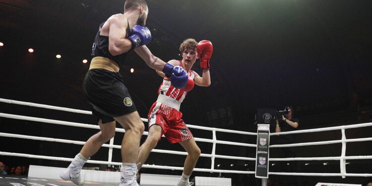 20.09.2025. Kielce. MEcz bokserski WKB Rushh Kielce - Pomorzanin Boxing Team Toruń Fot. Jarosław Kubalski - Radio Kielce
