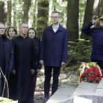 Młodzież pamięta o pomordowanych na Stadionie Leśnym - Radio Kielce