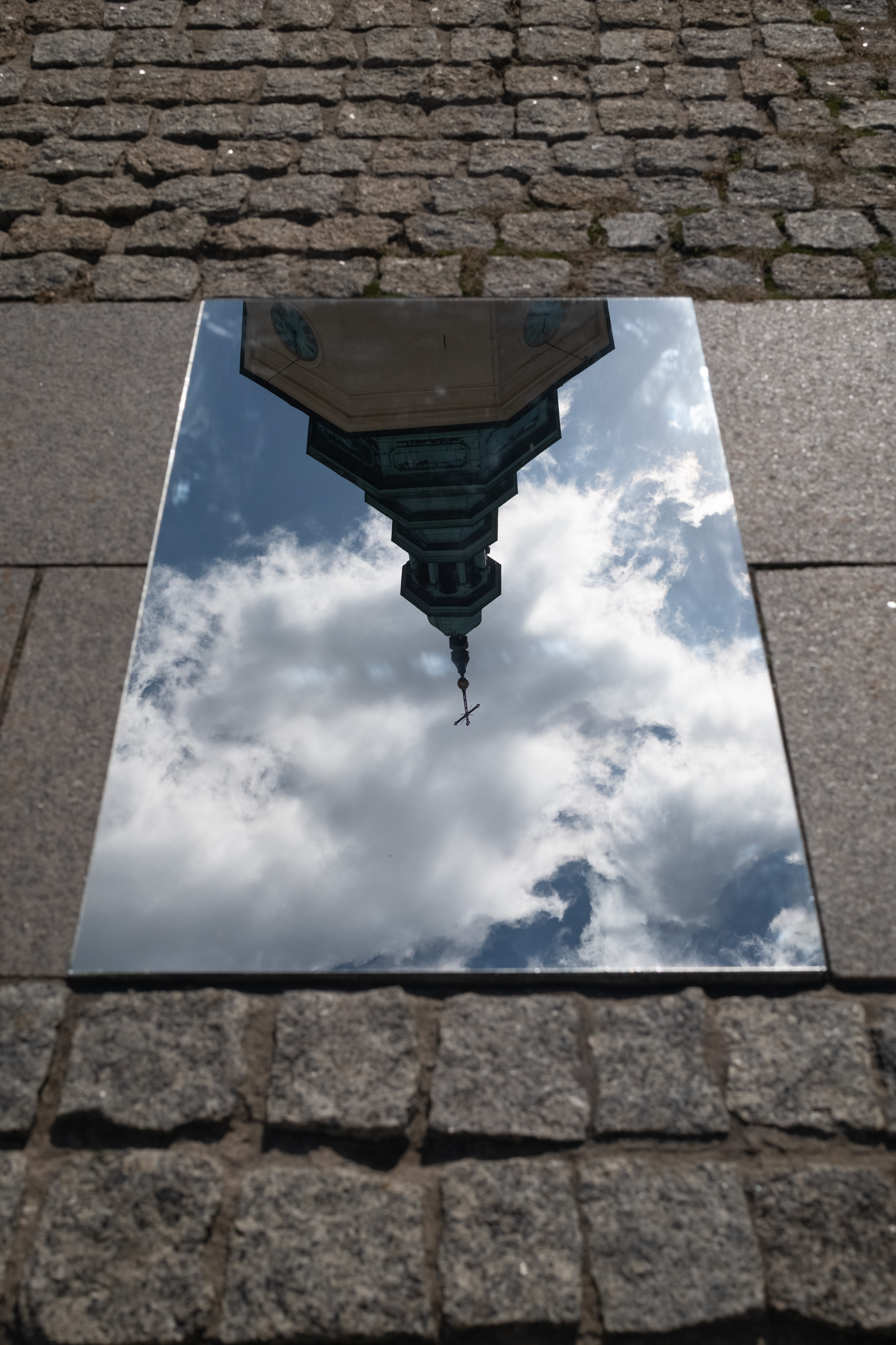 Za sprawą nowej instalacji Niebo zostanie sprowadzone na Ziemię