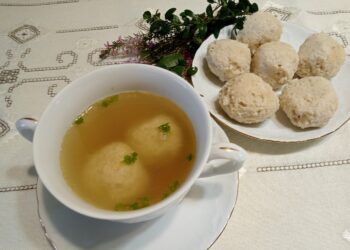 Gołecki z kaszy jaglanej w rosole