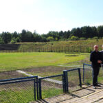 11.09.2025. Skarżysko-Kamienna. Podpisano umowę dotyczącą przebudowy stadionu miejskiego w Skarżysku-Kamiennej, z którego korzysta między innymi klub Granat / źródło: um.skarzysko.pl