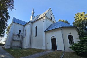 Kościół pod wezwaniem św. Apostołów Piotra i Pawła w Waśniowie / Fot. Dorota Klusek - Radio Kielce