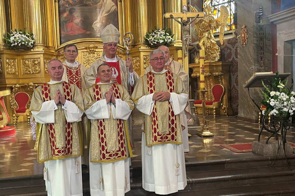 Mają żony i dzieci, a będą mogli głosić kazania i udzielać chrztów - Radio Kielce Mają żony i dzieci, a będą mogli głosić kazania i udzielać chrztów - Radio Kielce
