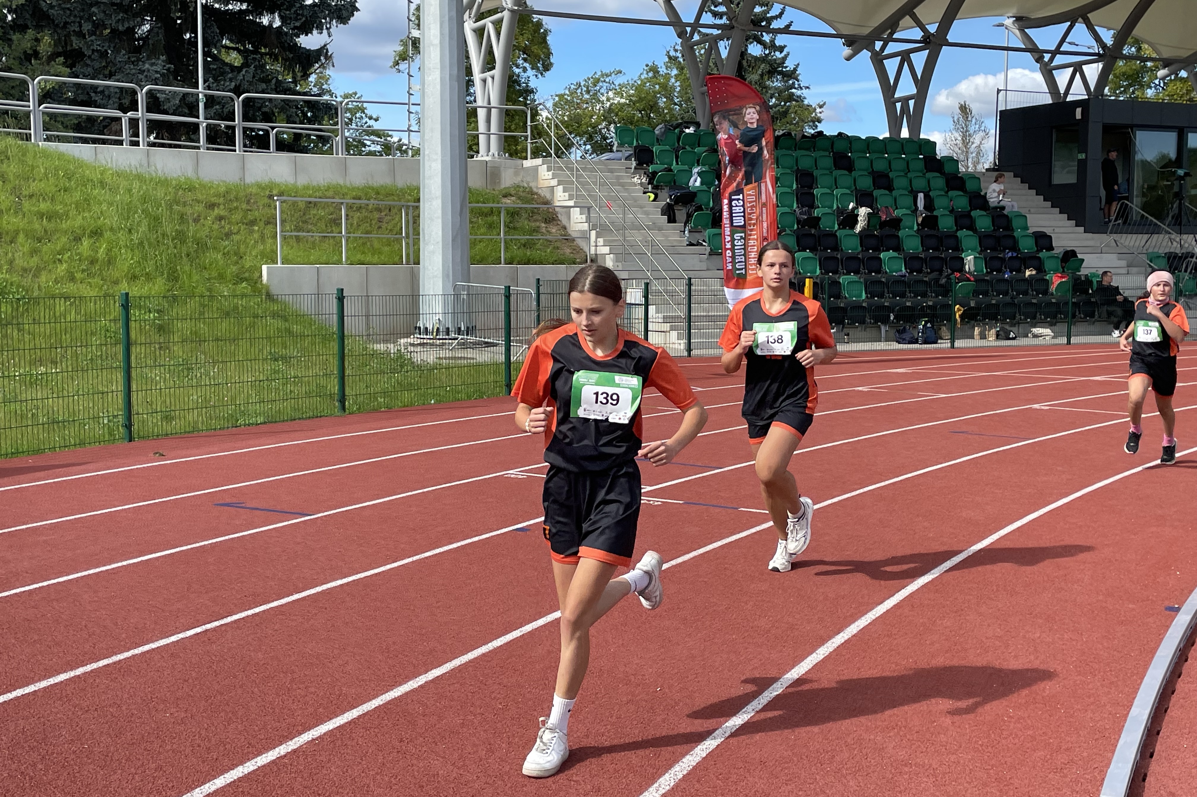 Młodzi lekkoatleci z trzech miast rywalizowali w Starachowicach