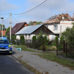 10.09.2025. Wyryki. Zniszczony przez drona dach budynku mieszkalnego w miejscowości Wyryki. W nocy przestrzeń powietrzna Polski została wielokrotnie naruszona przez rosyjskie drony / Fot. PAP - Wojtek Jargiło