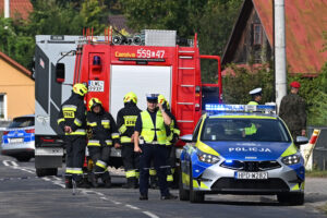 10.09.2025. Wyryki. Zniszczony przez drona dach budynku mieszkalnego w miejscowości Wyryki. W nocy przestrzeń powietrzna Polski została wielokrotnie naruszona przez rosyjskie drony / Fot. PAP - Wojtek Jargiło
