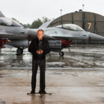 11.09.2025. Łask. Premier Donald Tusk w 32. Bazie Lotnictwa Taktycznego w Łasku / Fot. PAP - Marian Zubrzycki