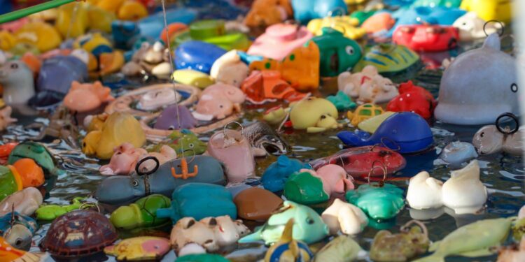 Eksperci: należy zmniejszyć ekspozycję dzieci na plastik