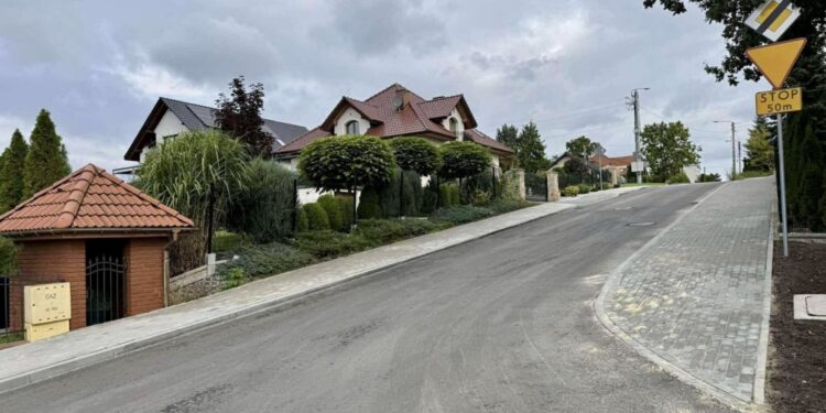 Ulica Podlesie w Starachowicach już po przebudowie