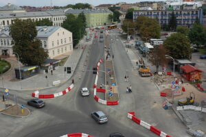 Auta wrócą na ulice w centrum. Znana jest data - Radio Kielce