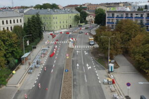 Auta wrócą na ulice w centrum. Znana jest data - Radio Kielce