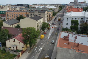 Auta wrócą na ulice w centrum. Znana jest data - Radio Kielce