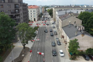 Auta wrócą na ulice w centrum. Znana jest data - Radio Kielce