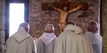 Z Monte Cassino na Święty Krzyż