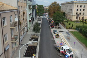 Auta wrócą na ulice w centrum. Znana jest data - Radio Kielce