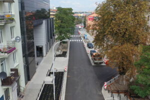 Auta wrócą na ulice w centrum. Znana jest data - Radio Kielce