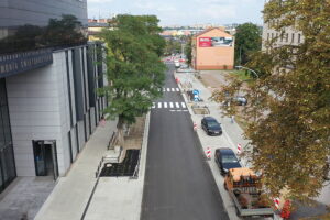 Auta wrócą na ulice w centrum. Znana jest data - Radio Kielce