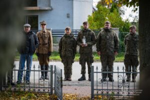 Szli śladem wojennych zdjęć - Radio Kielce Szli śladem wojennych zdjęć - Radio Kielce