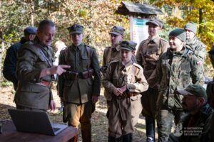 Szli śladem wojennych zdjęć - Radio Kielce Szli śladem wojennych zdjęć - Radio Kielce