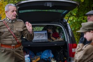 Szli śladem wojennych zdjęć - Radio Kielce Szli śladem wojennych zdjęć - Radio Kielce