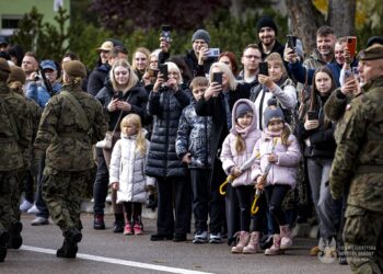 Uśmiech rodziny na żołnierskiej drodze - Radio Kielce Uśmiech rodziny na żołnierskiej drodze