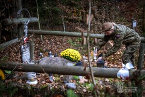 Żołnierska Pamięć dotarła do leśnych ostępów - Radio Kielce Żołnierska Pamięć dotarła do leśnych ostępów - Radio Kielce