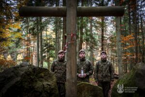 Żołnierska Pamięć dotarła do leśnych ostępów - Radio Kielce Żołnierska Pamięć dotarła do leśnych ostępów - Radio Kielce