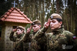 Żołnierska Pamięć dotarła do leśnych ostępów - Radio Kielce Żołnierska Pamięć dotarła do leśnych ostępów - Radio Kielce