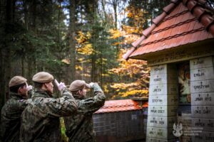 Żołnierska Pamięć dotarła do leśnych ostępów - Radio Kielce Żołnierska Pamięć dotarła do leśnych ostępów - Radio Kielce