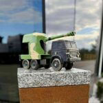 15.10.2025. Starachowice. „Staruś” przed firmą Star San Duo / Fot. Anna Głąb - Radio Kielce