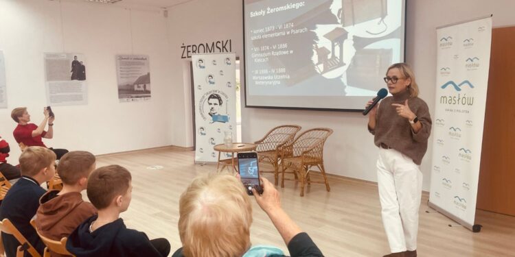 17.10.2025. Konferencja w CEiK Szklany Dom w Ciekotach „Żeromski. Od 1925 do nieskończoności” / Fot. Dorota Klusek - Radio Kielce