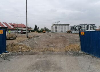 21.10.2025. Busko-Zdrój. Budowa pięciokondygnacyjnego parkingu na 500 miejsc / Fot. Marta Gajda-Kruk - Radio Kielce