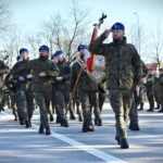 25.10.2025. Kielce. Centrum Przygotowań do Misji Zagranicznych w Kielcach. Żołnierze ósmej zmiany turnusu szkoleniowego zasadniczej służby wojskowej złożyli przysięgę / Fot. CPdMZ - Facebook