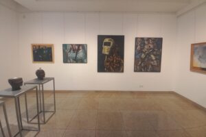04.10.2025. Kielce. BWA. Wystawa jubileuszowa absolwentów i nauczycieli Zespołu Państwowych Szkół Plastycznych im. Józefa Szermentowskiego / Fot. Piotr Sawa - Radio Kielce