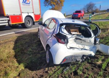 Zderzenie dwóch samochodów. Jedna osoba ranna - Radio Kielce 29.10.2025. Goźlice. Wypadek / Fot. PSP Sandomierz, KPP Sandomierz