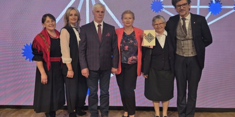 Świętokrzyskie wycinanki, zabawki i tkactwo na ważnej krajowej liście