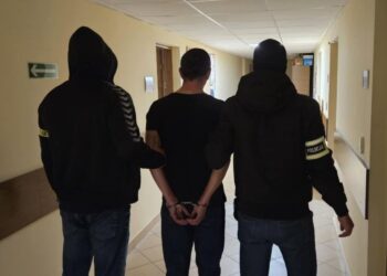 Funkcjonariusze schwytali oszusta, działającego metodą „na policjanta”
