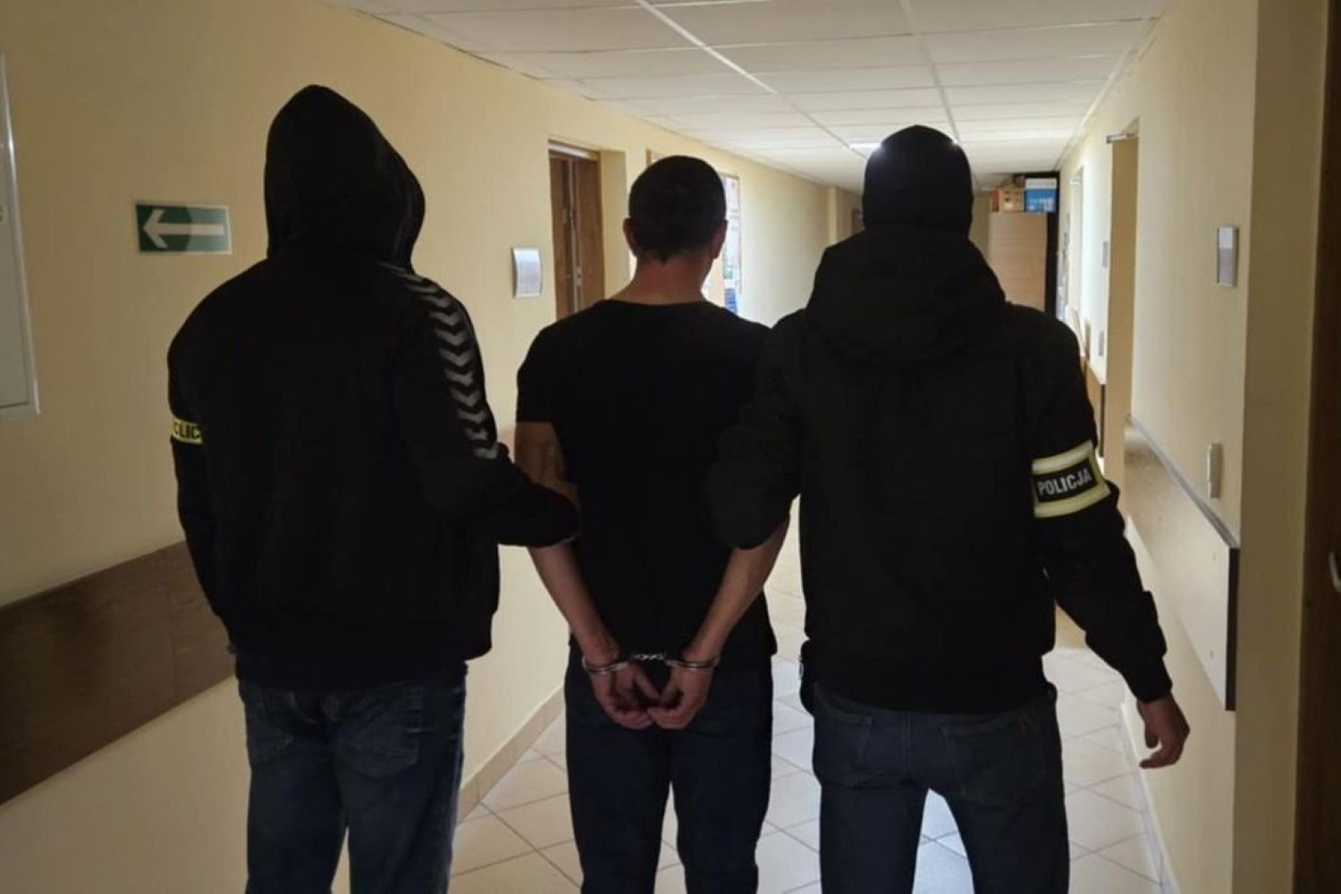 Funkcjonariusze schwytali oszusta, działającego metodą „na policjanta”