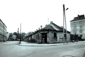 Kielce. Ulica Wesoła. Październik 1967 roku. Budynek wyburzony na przełomie lat 60- i 70-tych minionego wieku / źródło: facebook.com/kieleckieinwestycje