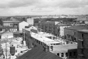 Historia kieleckich ulic. Warszawska - Radio Kielce Kielce. Ulica Warszawska. Lata 1961-1964 / źródło: fotopolska.eu