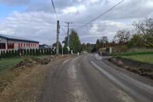 15.10.2025. Słonowice w gminie Kazimierza Wielka. Remont drogi powiatowej / Fot. Sebastian Cichy