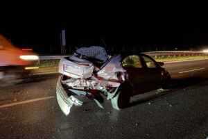 24.10.2025. S7. Mierzawa w powiecie jędrzejowskim. Zderzenie ciężarówki i samochodu osobowego / Fot. policja