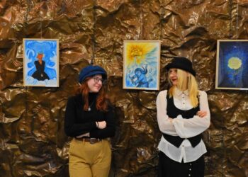 „Urocze i niemoralne” – baśnie braci Grimm oczami młodych artystek - Radio Kielce Starachowice. Wystawa „Urocze i niemoralne” / Fot. MBP Starachowice