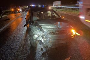 24.10.2025. S7. Mierzawa w powiecie jędrzejowskim. Zderzenie ciężarówki i samochodu osobowego / Fot. policja