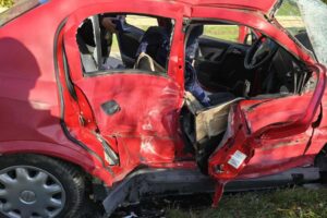 25.10.2025. Droga wojewódzka nr 751. Wzdół Kolonia. Wypadek / Fot. Ochotnicza Straż Pożarna w Bodzentynie