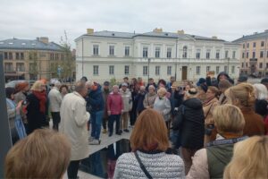 04.10.2025. Kielce. Odsłonięcie instalacji artystycznej „Niebo Kielc” Marka Cecuły / Fot. Piotr Sawa - Radio Kielce