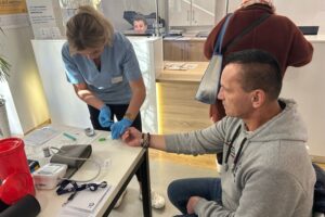 20.10.2025. Kielce. Przychodnia PZU Zdrowie Centrum Medyczne w Kielcach. Bezpłatne badania i porady specjalistów / Fot. Iwona Murawska-Bujnowicz - Radio Kielce