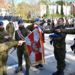 25.10.2025. Kielce. Centrum Przygotowań do Misji Zagranicznych w Kielcach. Żołnierze ósmej zmiany turnusu szkoleniowego zasadniczej służby wojskowej złożyli przysięgę / Fot. CPdMZ - Facebook